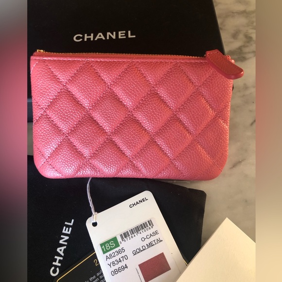 Chanel Pink Caviar O Case - Picture 4 of 8